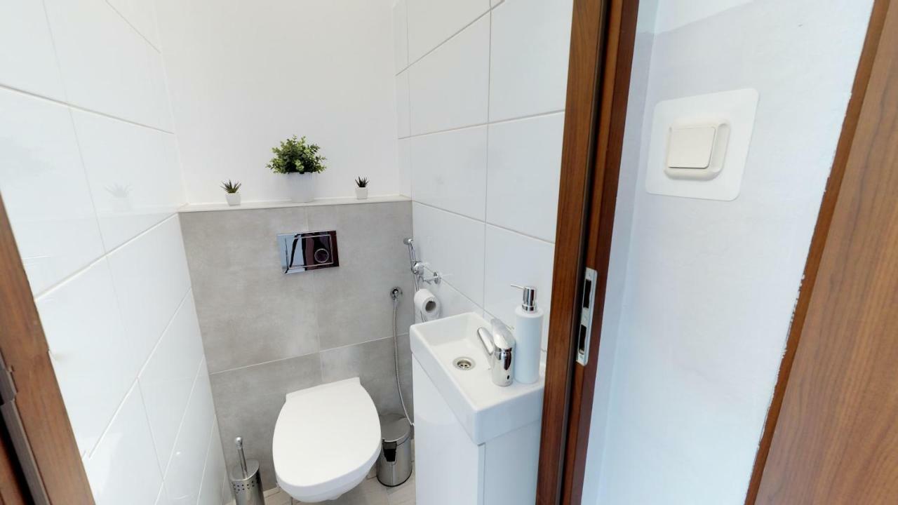 New Whitehouse Rooms Gdansk Exterior photo